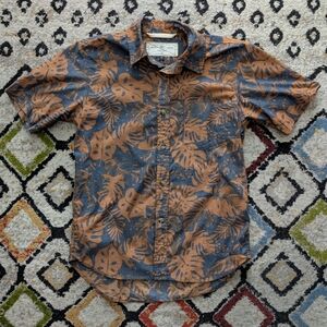 RGT Rogue Territory Oxford Terra Cotta Monstera Floral Short Sleeve Shirt, Small